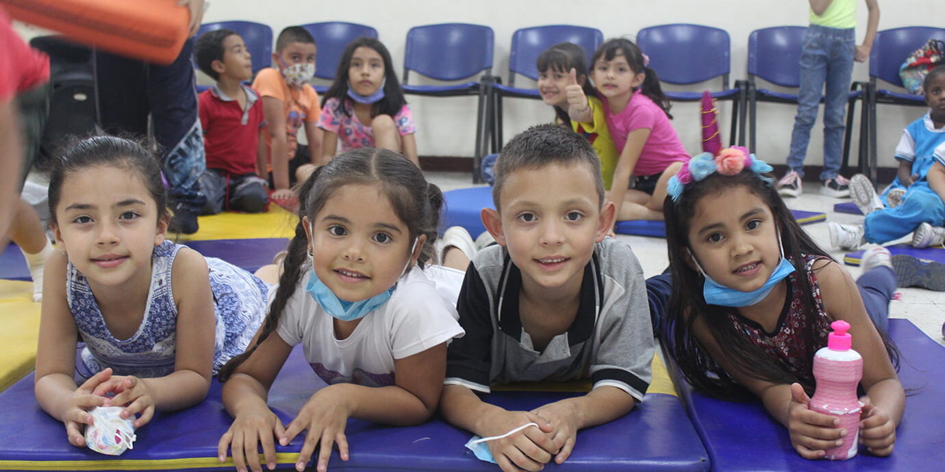 Abril, Mes de la Niñez y la Recreación Abril, Mes de la Niñez y la Recreación